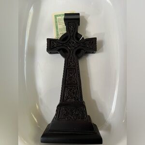 Island Turf Crafts 10” celtic high cross, in original box with original tags